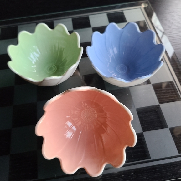 Vintage Other - Set of Three Floral Ceramic Bowls